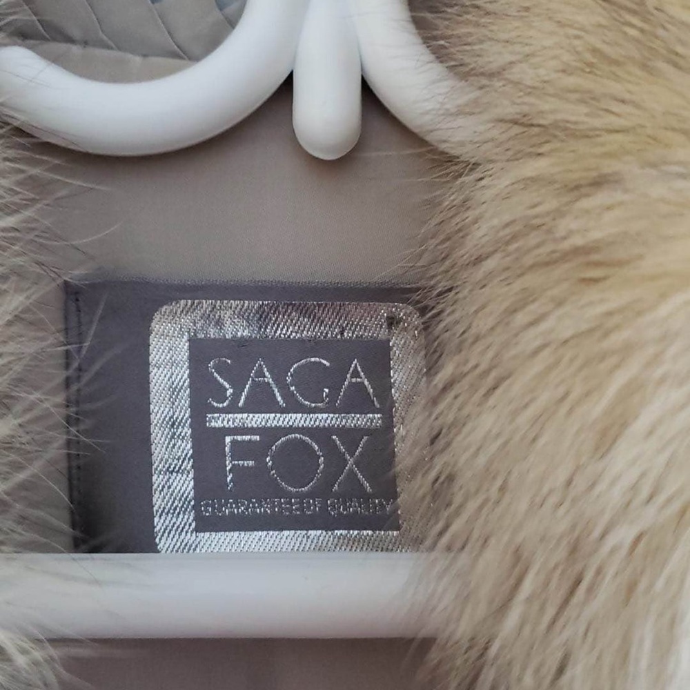 Saga Fox Fur Coat long - Picture 8 of 12